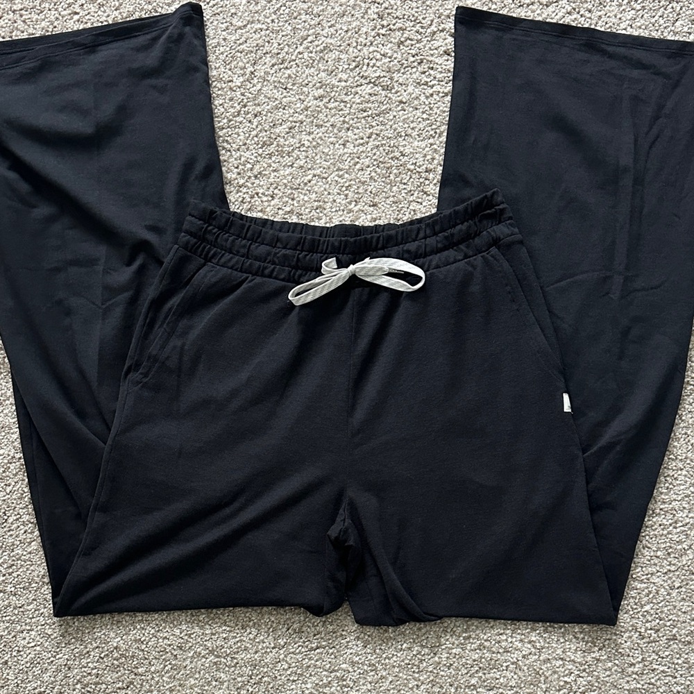 Vuori Halo Black Wide-Leg Lounge Pants with Contrast Drawstring